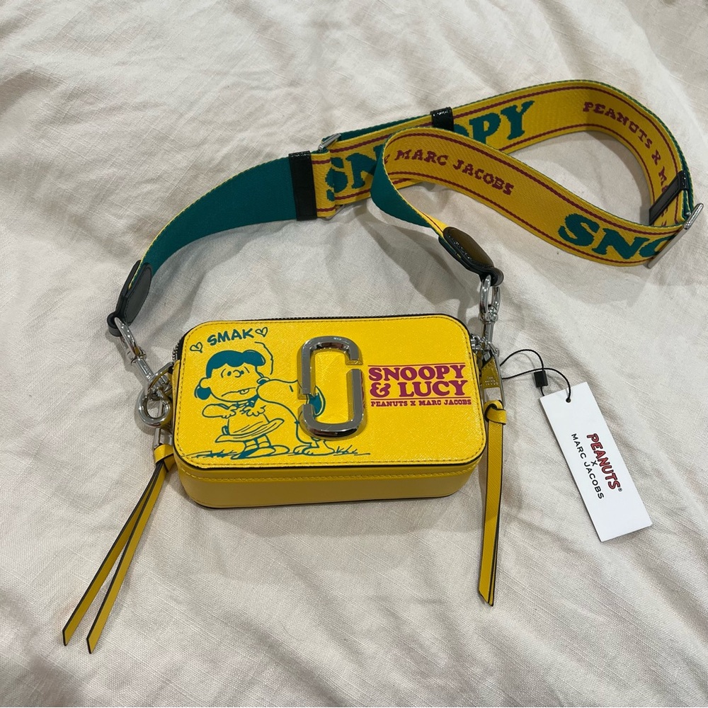 Marc Jacobs
Women's Yellow X Peanuts Snapshot Snoopy And Lucy Print purse